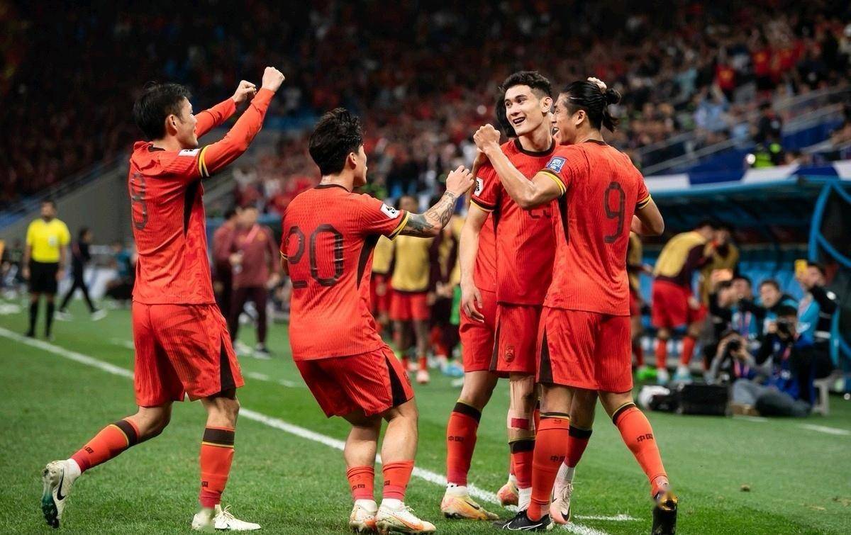 关于欧预赛战况激烈，球员表现出色，振奋人心的信息