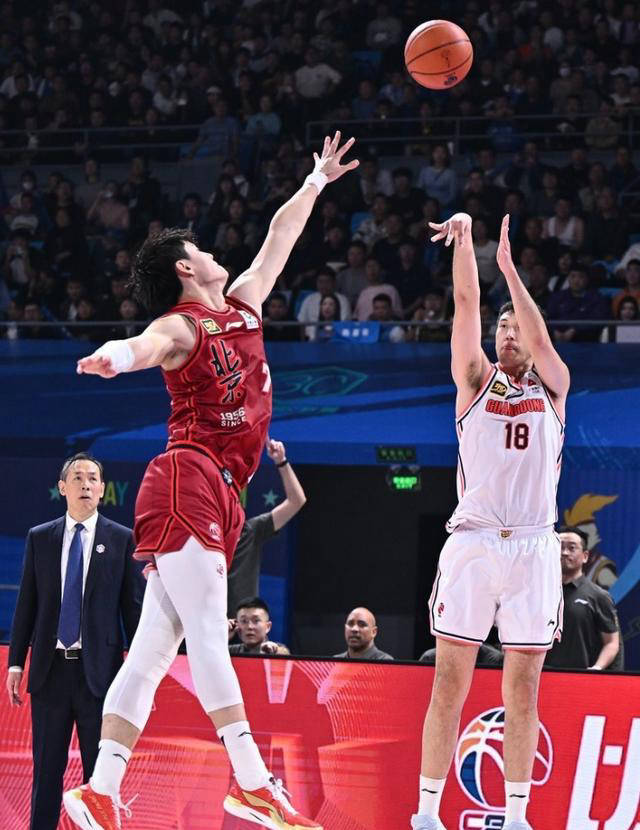 雷恩攻击力日益强大，对手难以抵挡，表现亮眼的简单介绍