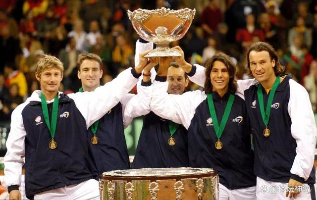 包含法网碾压戴维斯杯，穆雷点燃赛场的词条