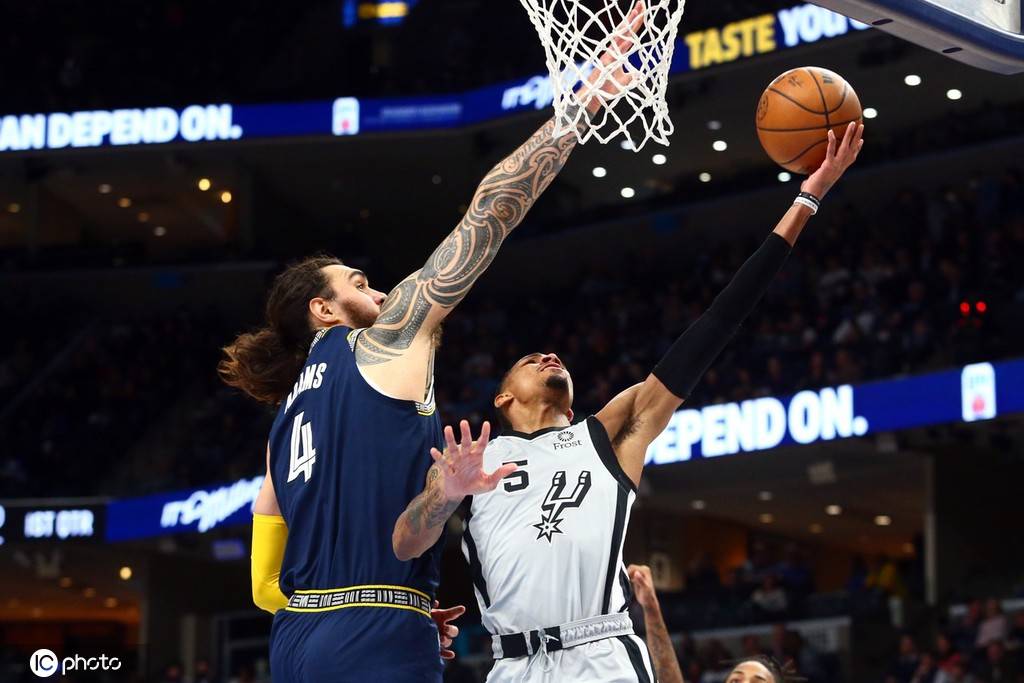 马刺碾压湖人，莫兰特惊艳四座